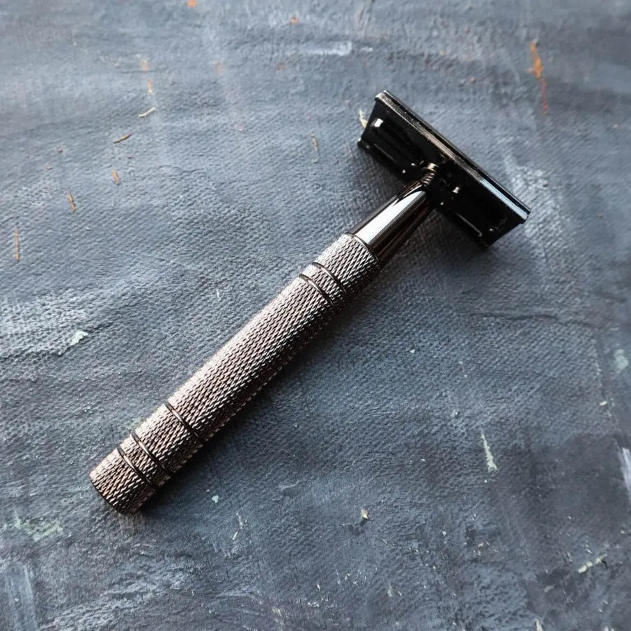 Double Edge Safety Razor - Metallic Black (5 Free Blades)-4