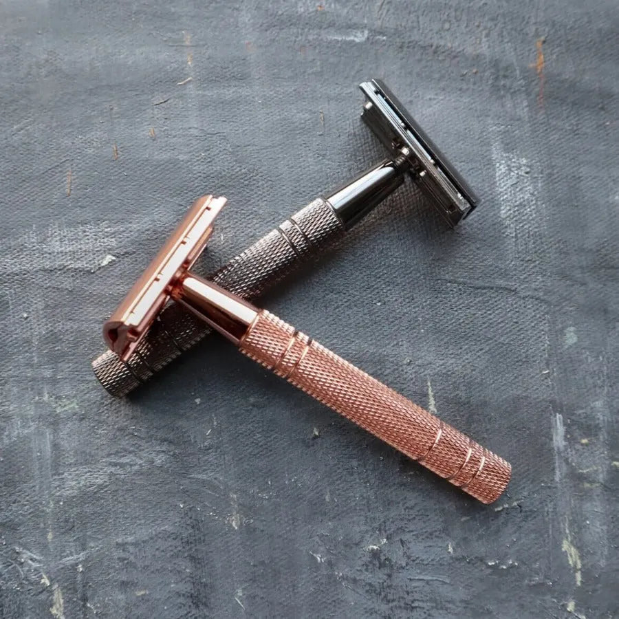 Double Edge Safety Razor - Metallic Black (5 Free Blades)-3